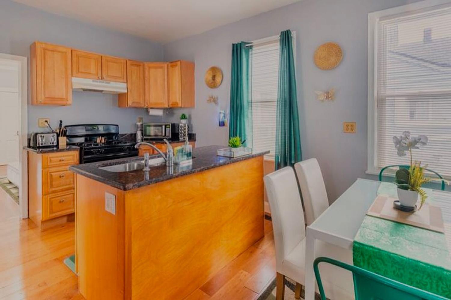 The Tremont Emerald - By Christmas Story House - Historic Charm & Modern Comfort Near Downtown With Parking, 300Mb Wifi & Self Check-In Cleveland Exterior foto