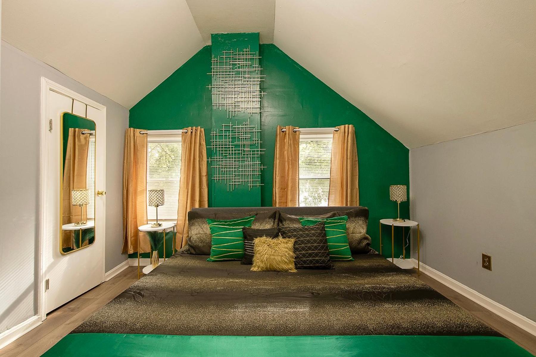 The Tremont Emerald - By Christmas Story House - Historic Charm & Modern Comfort Near Downtown With Parking, 300Mb Wifi & Self Check-In Cleveland Exterior foto