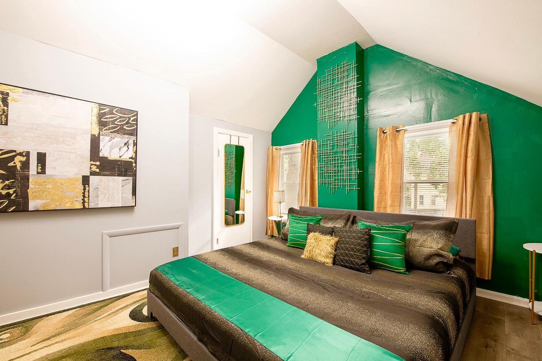 The Tremont Emerald - By Christmas Story House - Historic Charm & Modern Comfort Near Downtown With Parking, 300Mb Wifi & Self Check-In Cleveland Exterior foto