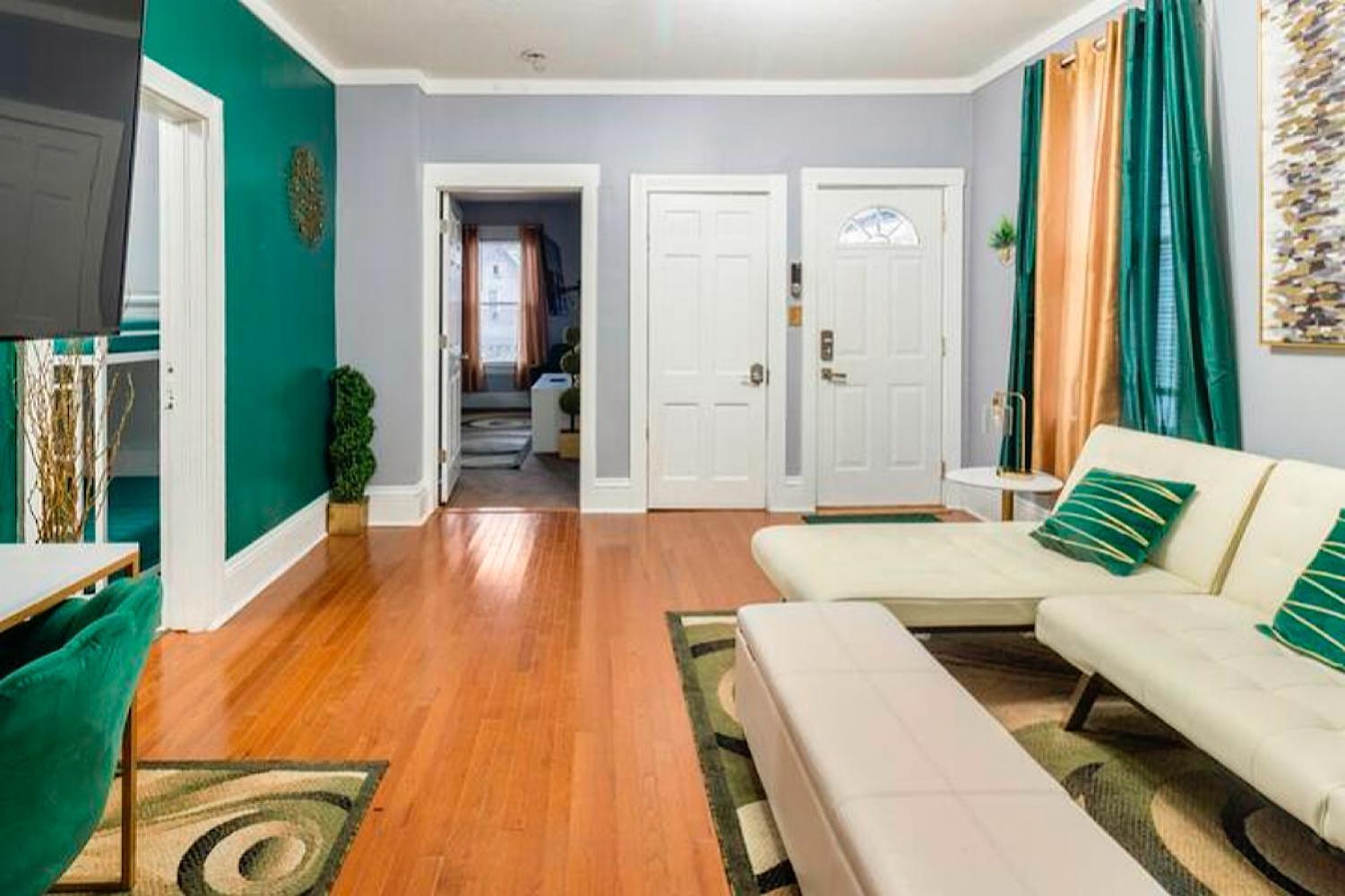 The Tremont Emerald - By Christmas Story House - Historic Charm & Modern Comfort Near Downtown With Parking, 300Mb Wifi & Self Check-In Cleveland Exterior foto