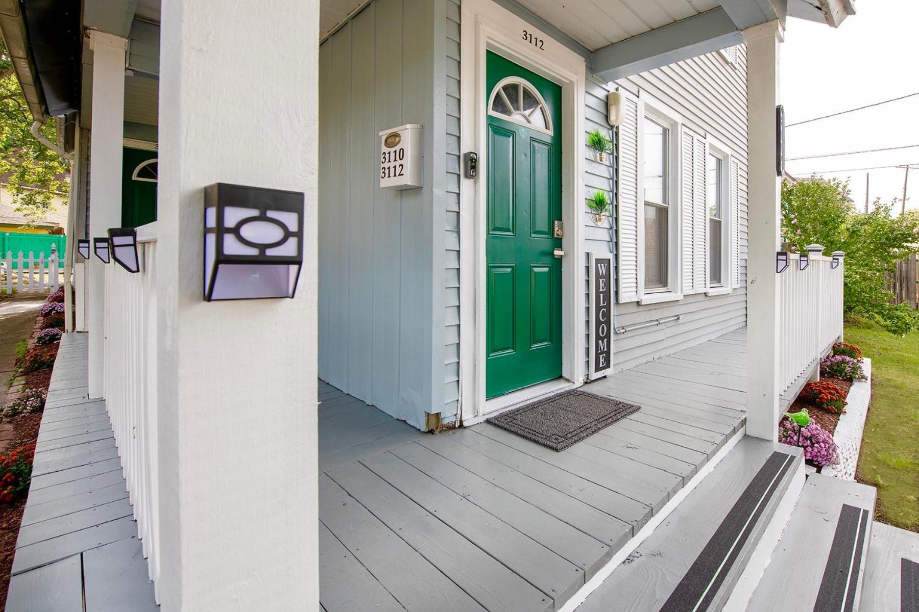 The Tremont Emerald - By Christmas Story House - Historic Charm & Modern Comfort Near Downtown With Parking, 300Mb Wifi & Self Check-In Cleveland Exterior foto