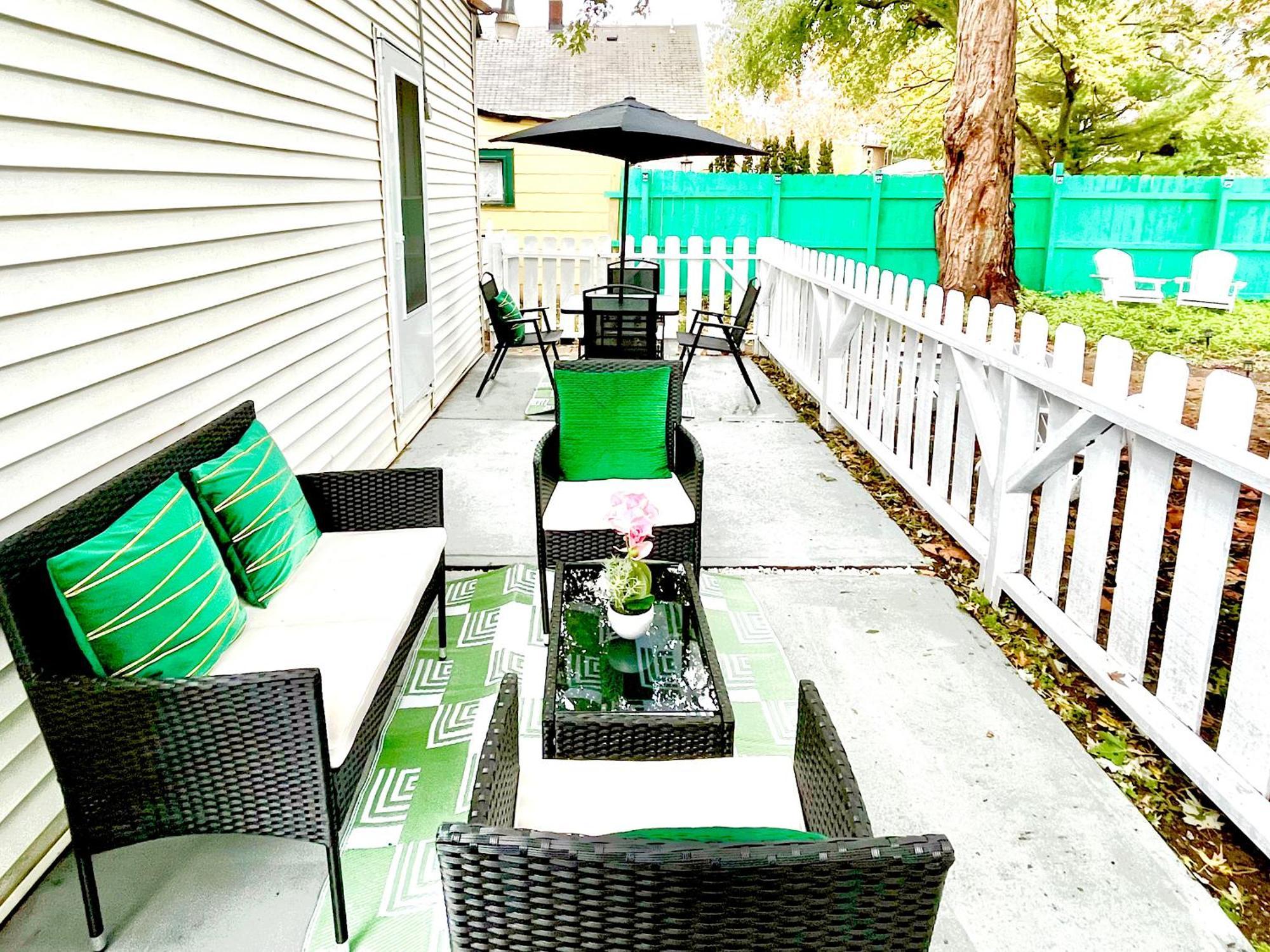 The Tremont Emerald - By Christmas Story House - Historic Charm & Modern Comfort Near Downtown With Parking, 300Mb Wifi & Self Check-In Cleveland Exterior foto