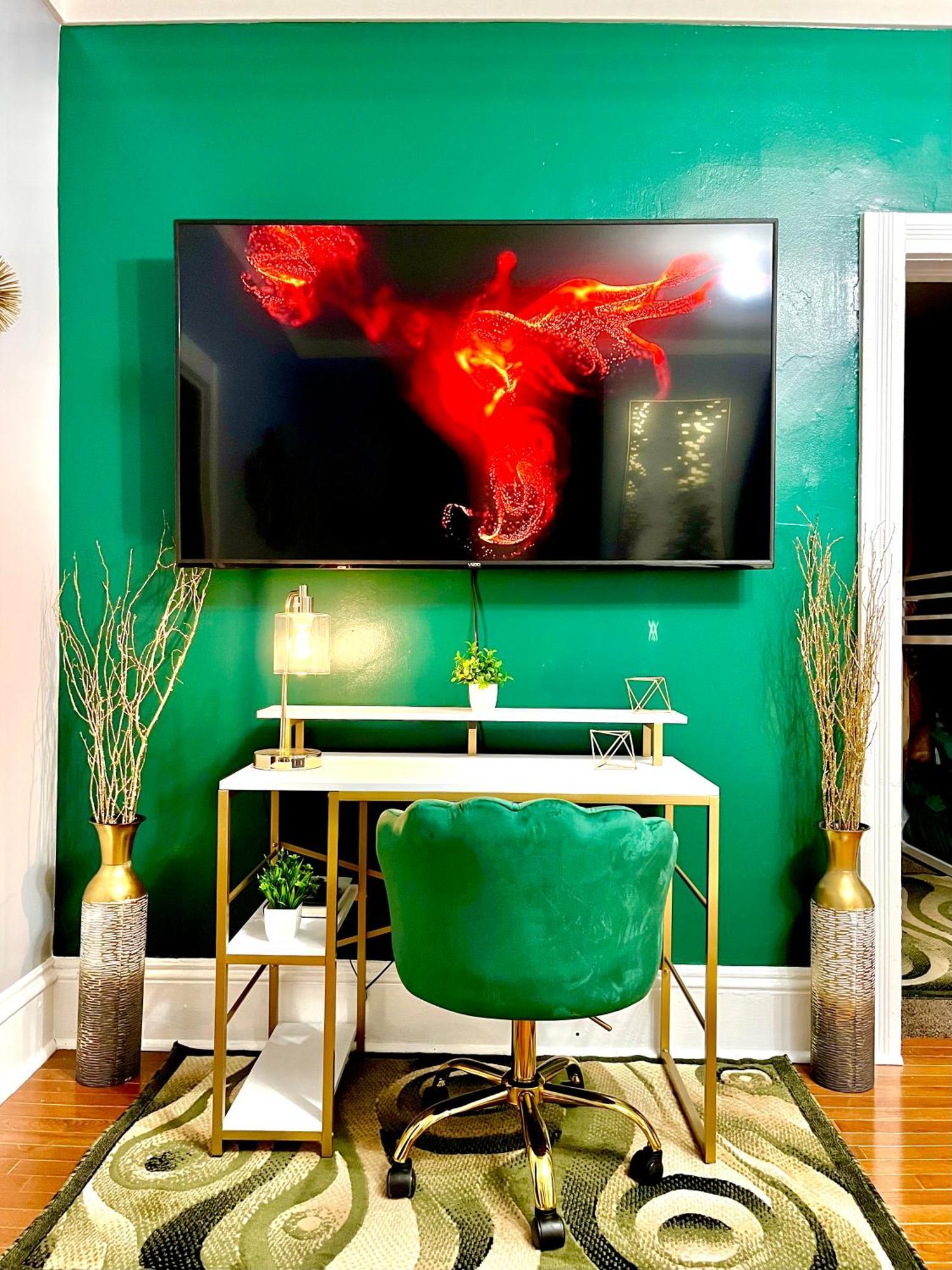 The Tremont Emerald - By Christmas Story House - Historic Charm & Modern Comfort Near Downtown With Parking, 300Mb Wifi & Self Check-In Cleveland Exterior foto