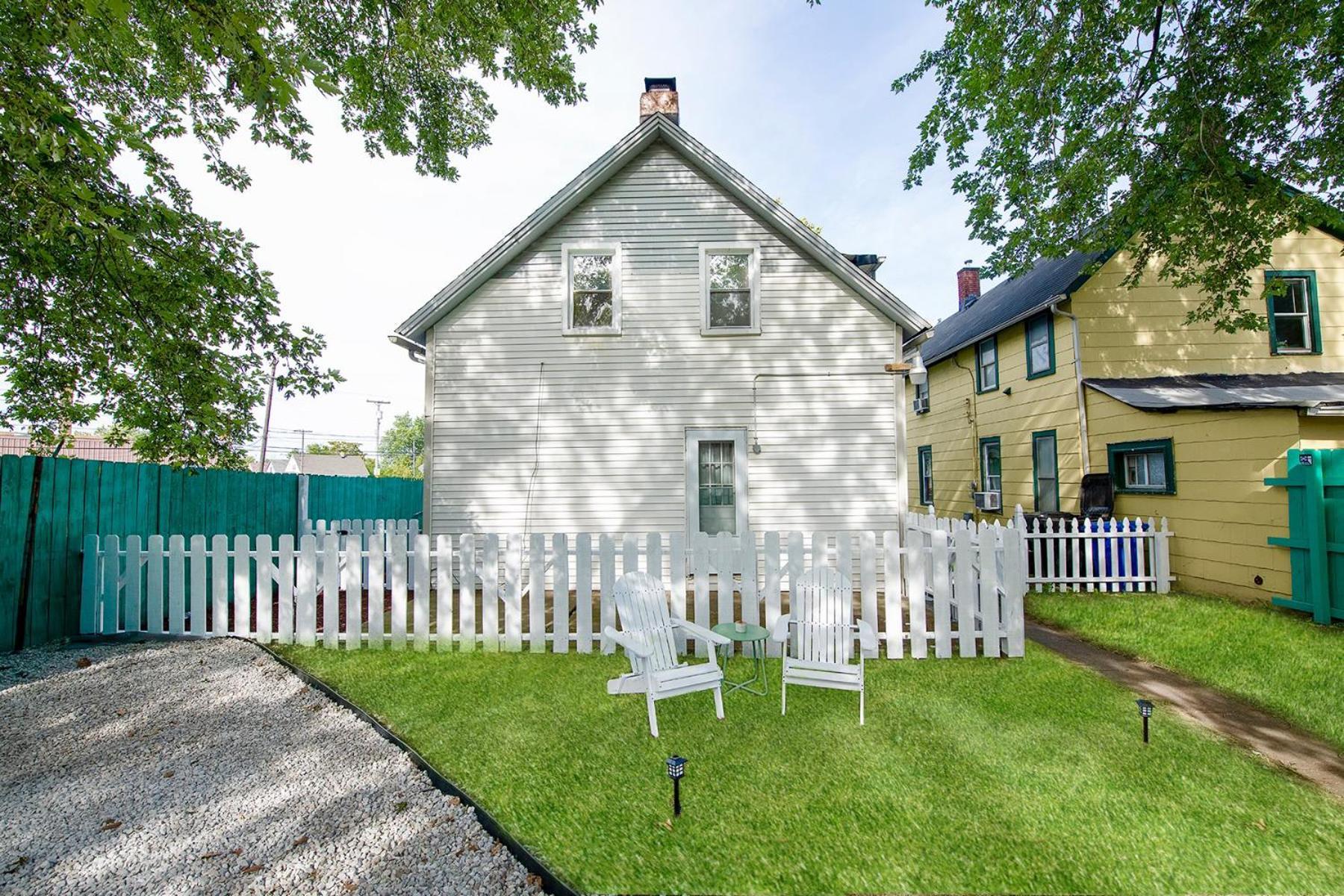 The Tremont Emerald - By Christmas Story House - Historic Charm & Modern Comfort Near Downtown With Parking, 300Mb Wifi & Self Check-In Cleveland Exterior foto